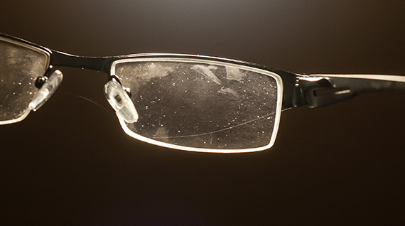 zich zorgen maken radicaal Vochtig Bril schoonmaken | Tips voor het schoonmaken van uw brillenglazen