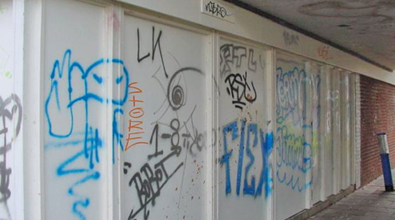 How to remove graffiti? 4 tips for cleaning your facade.