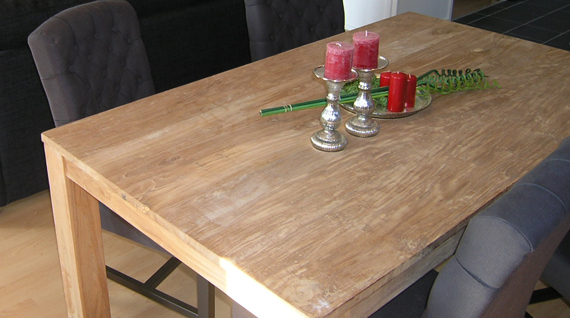 Lucht logo Gevaar Houten tafel schoonmaken? Veilig hout schoonmaken met 4 tips