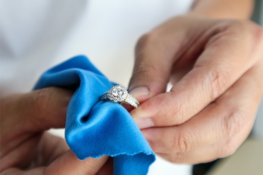 Conseils pour nettoyer les bijoux