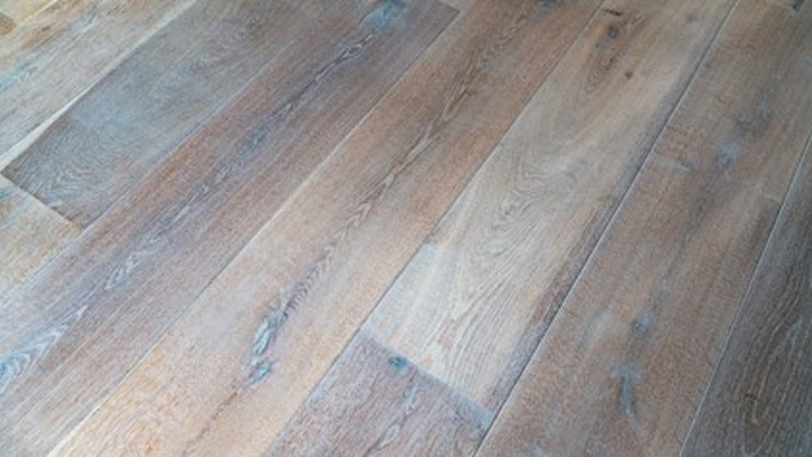 Parquet & waxed wooden floors